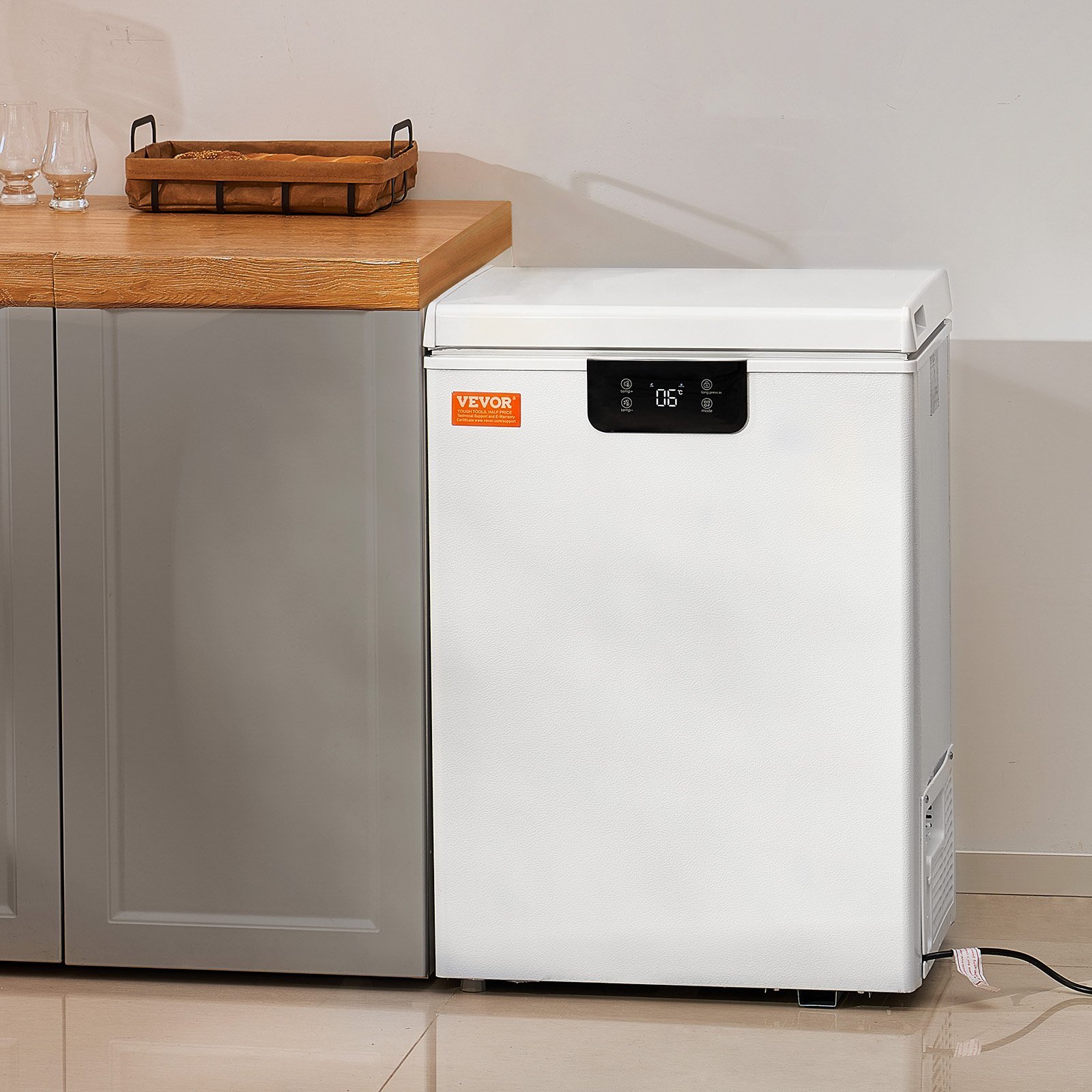 us_JYLJBS222CFTVUO0PV1_original_img-v3_chest-freezer-m100-1.12